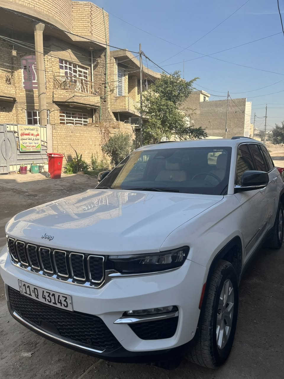 السلام عليكم جيب جراند شيروكي لمتدد موديل2023 وارد امريكي بيها شبرين شاملغ وشبرين بنيد موضحات بالسونار وصور قبل شغل مرفقه بالمنشور ورصعه بالباب الخلف سايق بسيطه جداً سياره فول مواصفات عدا فتحه ماشيه 82 الف كيلو. السعر 358 وبيها مجال للاستفسار ***********
***********
