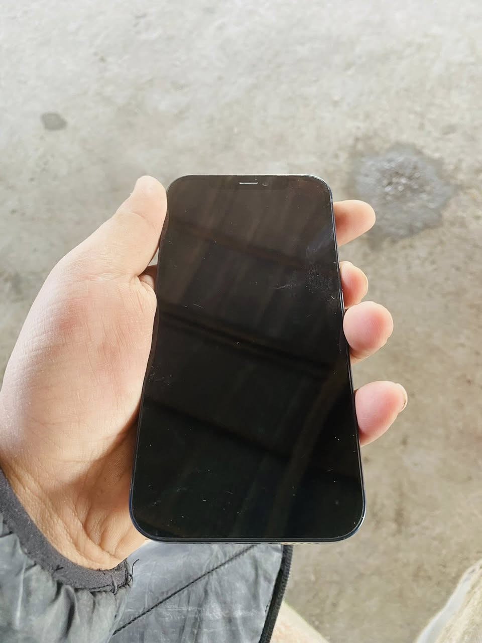 سلام عليكم 
ايفون ١٢ عادي للبيع الجهاز نضيف جدا مامبدل بي برغي بطاريه ٧٩ ذاكره ١٢٨ لون نيلي مثل مامبين بلصور 
السعر ٢٥٧ للتواصل المراسله او الاتصال ***********
