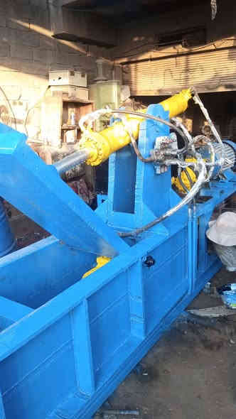 سلام عليكم مكبس عراقي جديد غير مستخدم شغل درجة اولة وسعر مناسب لاتصال ***********
