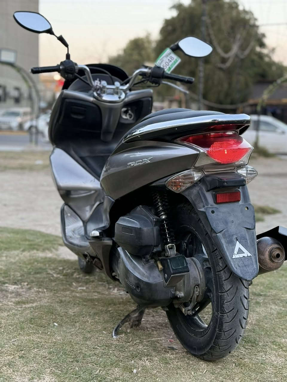 السلام عليكم للبيع دراجه pcxجيل الاول  دراجة مال رمبه ماخذها رمبه الدراجه وأعلى ايدي حجم مكينه 150ياباني الاصلي دراجه جديده مال جناي وعلئ ايدي لون مميز 
ياباني الاصلي دراجه كامله أستان كهربائي حساس ازدحام حرف Aدراجه جديده الدراجه مكينه لوك شلعه معدل خير من اللّٰه دراجه تكول جديده بمعنئ الكلمه واحلا من الصور مال جناي المكان بغداد دراجة مكفوله اي نقص مابيه السعر مليون 550
وبيها مجال بسيط  
اي استفسار ***********
