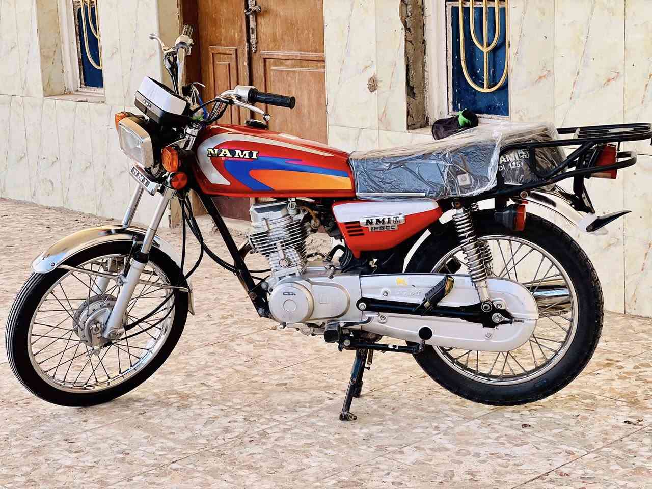 للبيع نامه ٢٥ وشاصي ٢٢ اوراق
مكينه مفتوحه ولفات كامله كلشي ماناقصها
السعر ٨٢٥ وبيها مجال


**إذا كنت صاحب هذا الإعلان وتريد حذفه لأي سبب، رجاءا أرسل رسالة إلى الدعم الفني**