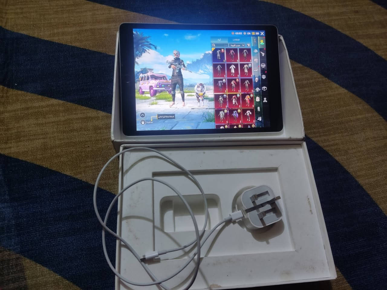 اسلام عليكم كل التفاصيل
ايباد 9..64كيكه...60افريم...بعده كانتوره ويا شاحنته ايباد البطاريه ب90.....والحساب بيبجي موضح كدامك  متريل 5 جواهر 10 للبدلات المثك اثنينهن..للبيع..شراي راسني وتدلل واساب فقط..*********** الاسعار مناسبه
