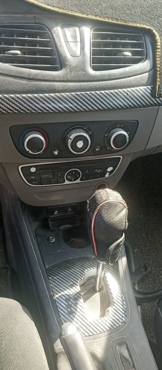 السلام عليكم سياره رينو فلاونس 2013 كير محرك خير من الله وحديد توه مسويه بس طلعت بيه علامت سطوب وماخذيته للتصليح اريد ابيع عله وضعيته رقم قادسيه الماني اليف راعيه بل بصره ويريد مداور سعر 50 وذا اكو مراوس هم اراوس بس مارد فلوس لن ماعندي وهاذ رقمي ***********
