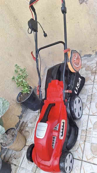 ماكنة ثيل USA شرط أصليه والسعر ب140 الف وبيها مجال قليل شرط الفحص{***********}
