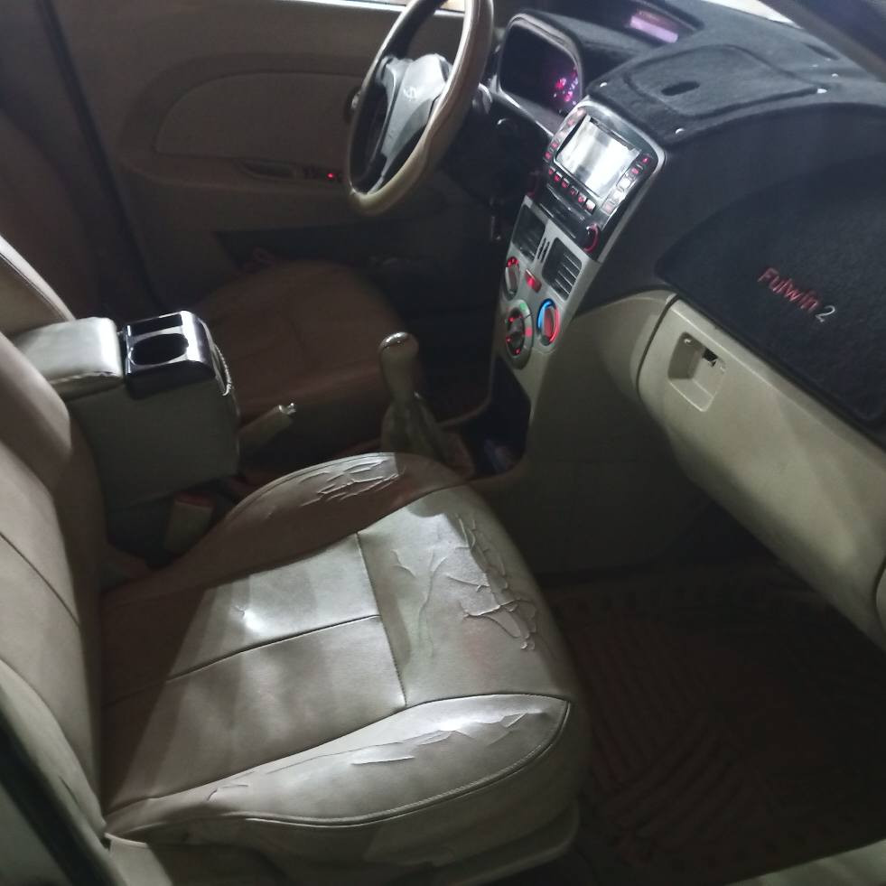 سلام عليكم شيري فلاوين 2013 رقم قادسيه مداور ثاني يوم سياره بلاديه بدون لا ضربه ولا صبغ محرك وكير وتبريد جاهزات.....عايزه فقط حداديه  مكان السياره كوفه السعر ٣٢ وبيه مجال 
رقم الهاتف *********** النجف, العراق
