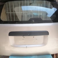 باب خلفي دوج كرفان ٢٠٠٩ بدون بطانه بدون سبايدر بقيت الاشياء كله كامله ...