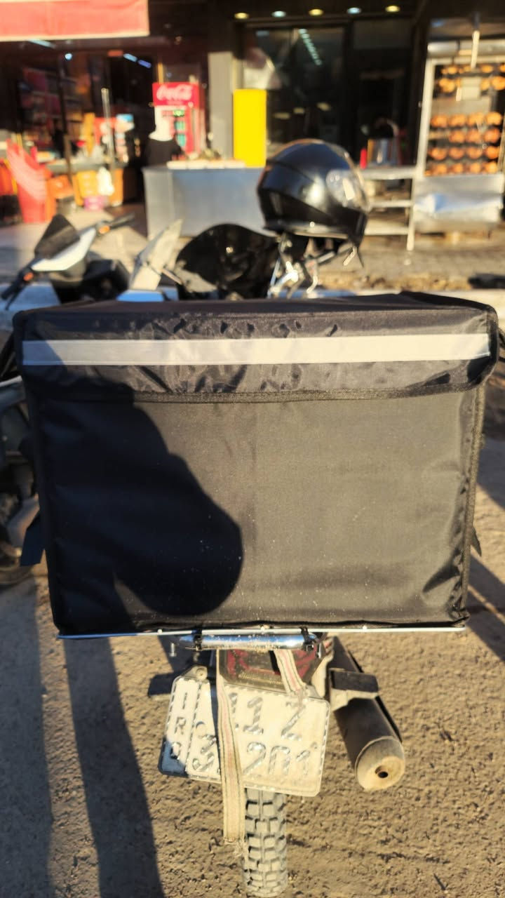 صندوق دليفري للبيع جديد مستعمل يوم واحد
*********** بي وتساب
