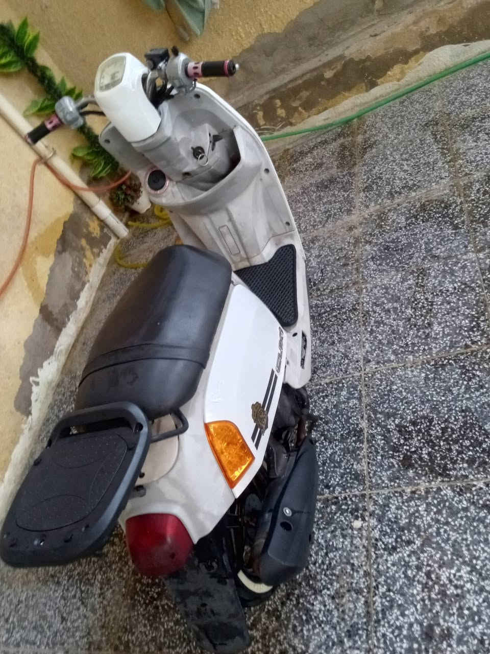 بوليس للبيع اي نقص ما بيهه ما عده العداد ما يشتغل الباقي كله كفاله داخل رصاصي نضافه 100/100 المحرك نضافه 100/100 دراجه كفاله عامه السعر 650 وبيهه مجال شي بسيط مكاني المشتل شارع المطبك رقمي ***********
