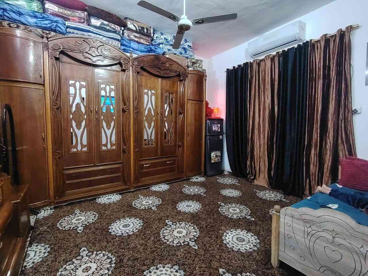 يا الله

دار للبـيـــع القادسيه شارع عشرين

المساحــه 200 متر واجهه 10 النزال 20

البيت متكون من طابقين

الطابق الأول :
طارمه كبيره واستقبال كبير ومطبخ كبير وصاله كبيره وغرفتين نوم ومناور وصحيات داخلية وخارجية

الطابق الثاني :

غرفه نوم كامله والباقي واصل للبايكار

البيت أعكاده ونضيف

للتواصل والاستفسار خاص او اتصال

***********
***********

اخوكم ابو نور الدلال

المكتب مجاز حكومياً ادخل للحساب ناشر ابيوت اي بيت ايعجبك راسلني وتدلل

أعرض عقارك عندنا ودع لنا التسويق

عنـــوان المـكتــب سيد جميل شارع 20 مقابيل اسواق امير
