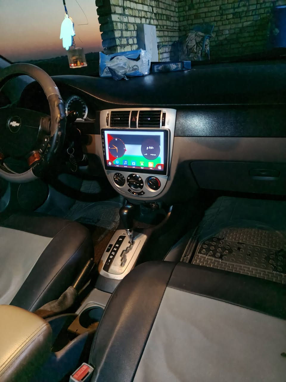 السلام عليكم 
اوبترا للبيع موديل 2011 رقم بابل بأسمي 
السنوية لغاية 2027 ماشية 103
بيها 3 قطع صبغ السعر (75) وبيها مجال للشراي
العنوان بابل القاسم 
للاستفسار  ***********
