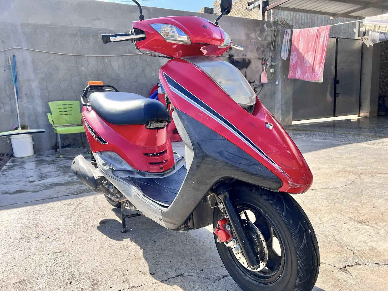 سلام عليكم دراجه بريز للبيع فقط مال رمبه الدراجه جديده صارلها شهر من نزلتها من الرمبه دراجه نضيفه وما مفتوحه دراجه كلها ختم واحد من تاير للتاير دراجه نضيفه بمعنه الكلمه  شلعه ومعدل خير من الله وسرعه فول دراجه بعدها بملاحه ومكينتها خرسه مابيه لو برغي مفتوح دراجه ما ذب عليه ربع لايت عالي ناصي اشاير بك لايت كله شغال السعر 676وبيها مجال مكان بابل حله السياحي 📞*********** خاص موجود
