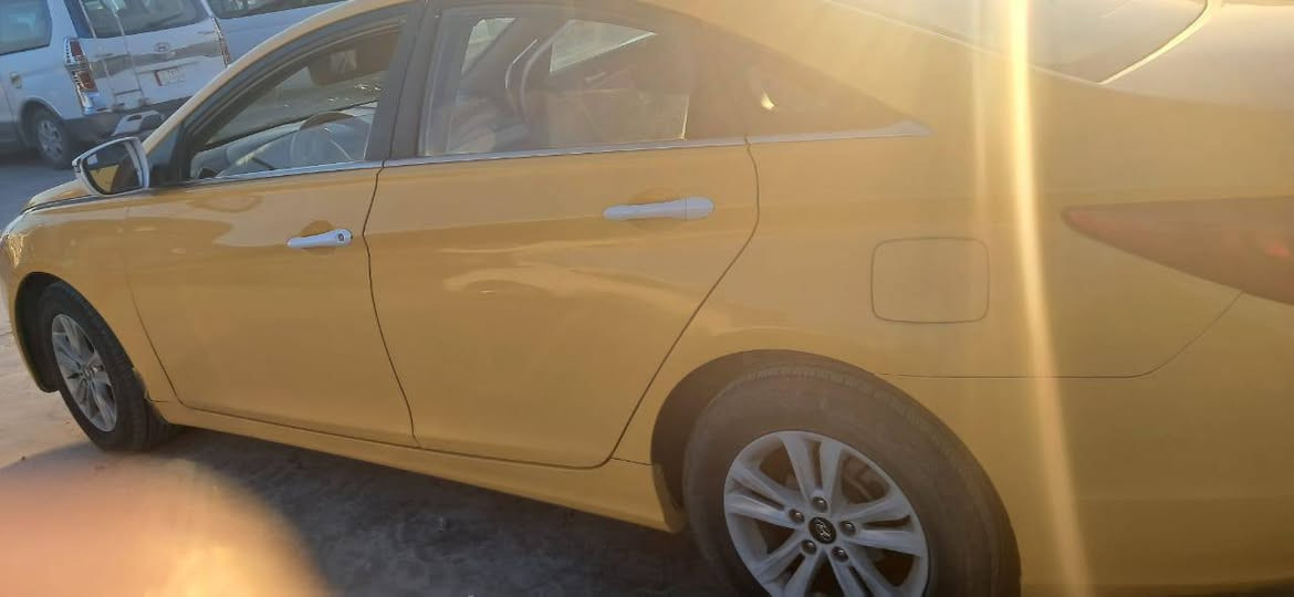 يا الله سلام عليكم متاح  سوناتا مضلع  2015 خليجي  سيارة مكفولة من دعامية لدعامية سيارة جاهزه من كلشي. موصفات السيارة تحكم كشنات  .منضومة زنوز 
. ثلاجة.تحكم ستيرن  سيارة على وضع الشركة.  سعر 135  
للستفسار .***********
