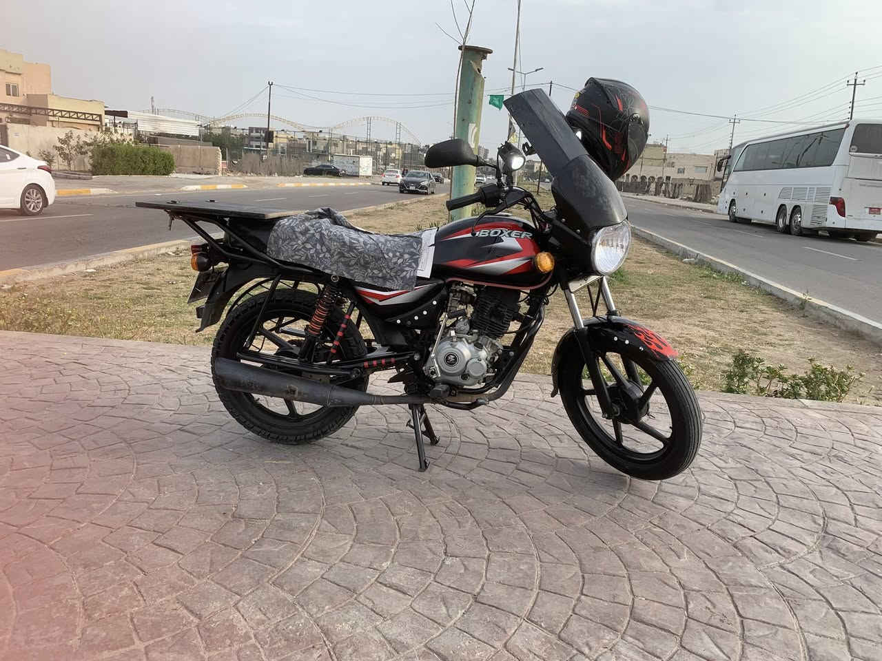 دراجة بوكسر كلاسك 2021 – رقم إنكليزي – سنوية – بغداد الكرخ
🖤 اللون: أسود
✅ الحالة: نظيفة جداً، استخدام خفيف
📄 الرقم: إنكليزي، سنوية، جاهزة تحويل ثاني يوم
💰 السعر: 1,800,000 دينار
📍 الموقع: بغداد – الكرخ البياع حي الجهاد
📸 صور واضحة من كل الجهات
☎️ للتواصل: (***********)
 بيها مجال للشراي
