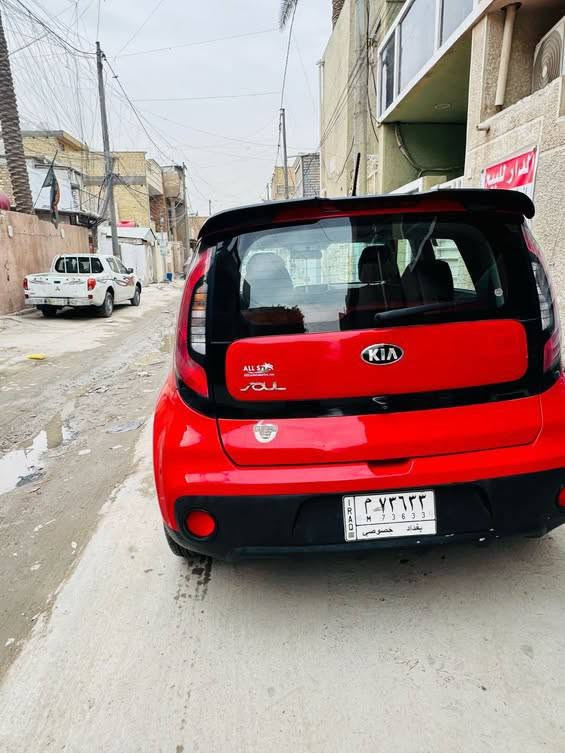 السلام عليكم كيا صول 2019لون مميز صدر امامي خلفي جديد بدون نقص تحكمات ستيرن مثبت سرعة مانع انزلاق شاشه كامره خلفية تبريد ثلج مودات تحكم شرط الكفالة عامه السيارة مال بيت على وضع الشركة بحيث رحيحت الداخل مال شركه بعده بيها 
حادثها ربع جاملغ الخلفي جهت اليمنه فقط السعر 135وبيها مجال للطيبين 
‏‪***********‬‏
