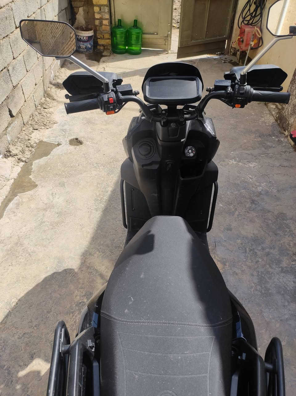 سلام عليكم دراجه اباجي جبلي دراجه مستخدمه سبوع واحد مابيها اي نقص خير من الله دراجه مكفوله مابيها اي ضرر السعر مليون و200 وبيها مجال بسيط ***********
