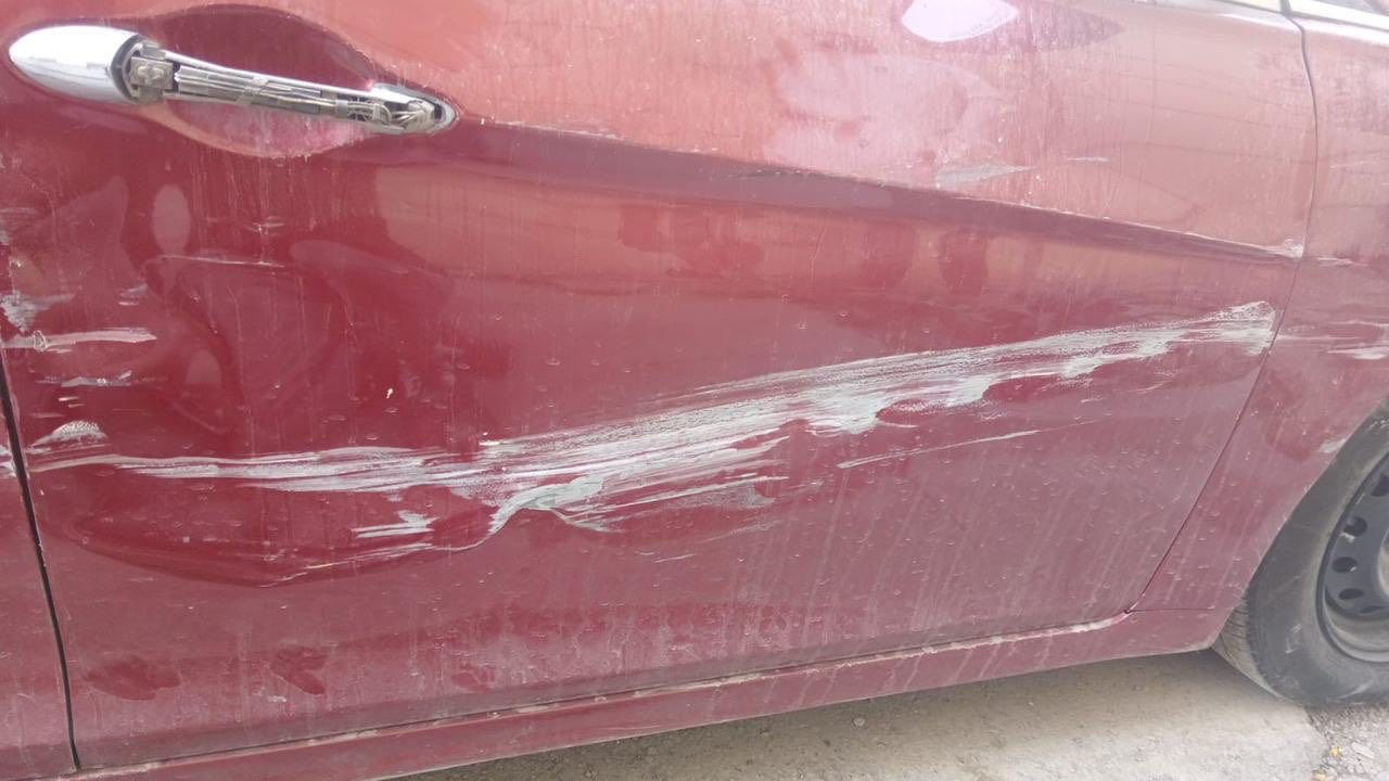 السلام وعليكم من رخصه الادمن بيع فقط 
سعر بلاش ب٨٥ ورقه فقط سعر نهائي 
سوناتا ٢٠١٣ امريكي فول الفول السياره سونار وكلشي راح اوضح بالمنشور هذني بصور طختين خفيفات يعني هنه بيهن صبغ اصلا بس تعيدهن وبس السياره رقم بغداد رقم نكليزي هزه وسنويه جديده ماشيه ١٠٠ وشويه مكينته جي دي اي ٢٤٠٠ صدر جديد امامي خلفي معايزها اي شي سياره بانوراما بصمه كشنات جلد كهرباء شاشه وهواي مواصفات بيها بعد 
مكاني بغداد غزاليه ‭٠٧٨٩ ٠٨٣ ٤١٢٨‬
