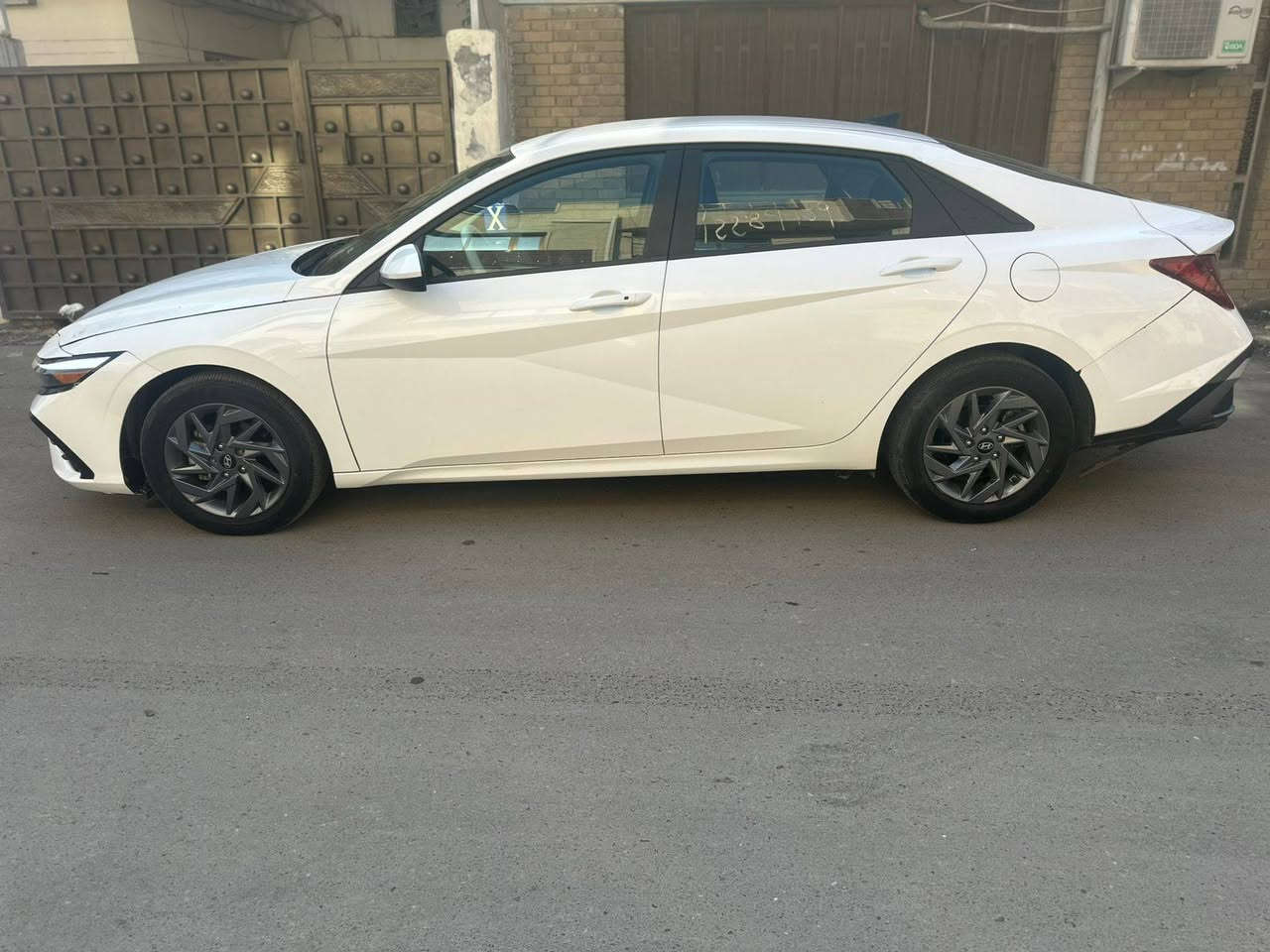 🚗✨ Hyundai Elantra 2024 — شبه جديدة | Mile25فقط

للبيع النترا 2024 وارد بحالة فوق الممتازة، استخدام شخصي 
---

🛠️ تفاصيل الحالة

حادث  موضّح بالصور

بدون ايرباكً👽

بارد خفيف جداً بالبُنيد فقط

الهيكل والمحركات وضع 👌 ممتاز

---

⭐ المواصفات 🪬

بصمة تشغيل وتشغيل ذكي

دشبول دجتل شاشة كاملة

حساسات أمامية/خلفية

رادار

دخول ذكي

كير ومحرك بحالة وكالة

داخلية نظيفة بدون أي ملاحظات

---

📍 موقع السيارة

بغداد – الأعظمية / الصليخ 600

---

📞 للتواصل والاستفسار

📱 ***********

---

💰 السعر153 وبيها مجال قليل

