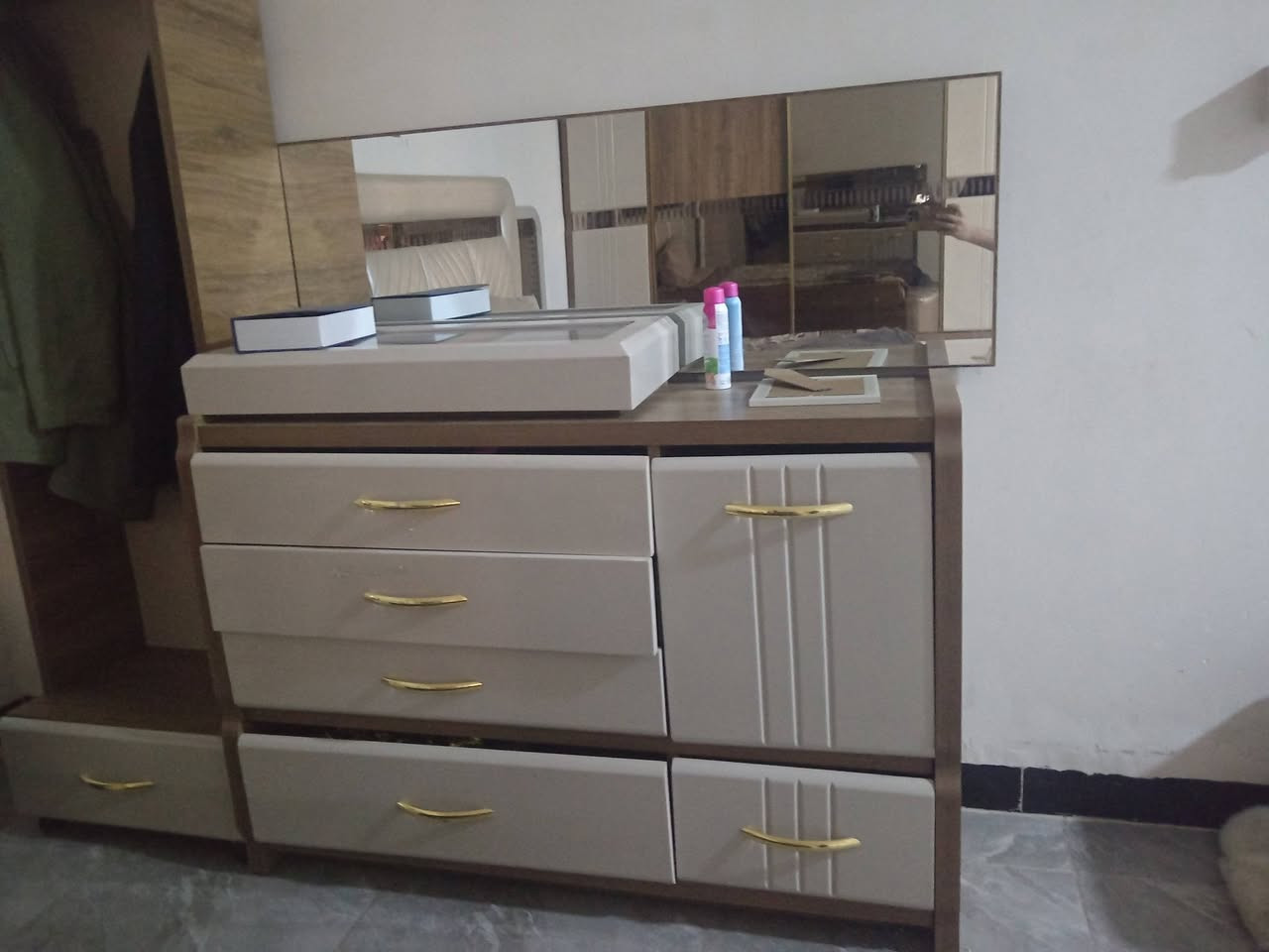 غرفة نوم للبيع


**إذا كنت صاحب هذا الإعلان وتريد حذفه لأي سبب، رجاءا أرسل رسالة إلى الدعم الفني**