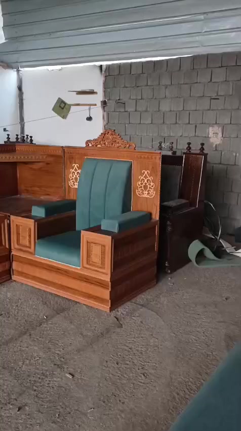 السلام عليكم ديوان للبيع التفاصيل على الرقم مناسب *********** جديد وشغل درجه اولى
