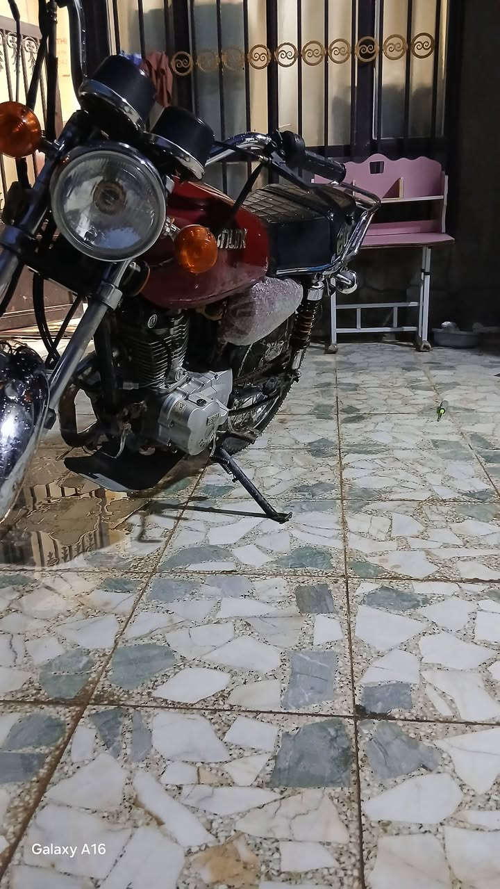 سلام عليكم 
شباب دراجه نامه ابرو غطاس 
مديل 23 
اصولي اوراق كامله 
مكينه ما مفتوحه 
دراجه عايزه بس باتري كله شغاله 
دراجه احله من صور 
دراجه ما متعوبه اهواي 
السعر ٨٠٠ بيه مجال 
مكان نجف شارع لمطار


**إذا كنت صاحب هذا الإعلان وتريد حذفه لأي سبب، رجاءا أرسل رسالة إلى الدعم الفني**