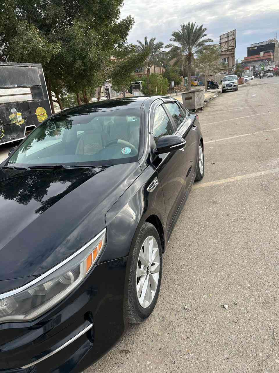 السلام عليكم
كيا أوبتيما أمريكي 2018 
محرك 2400
حادث امريكا بسيط كم شبر من البنيد تعديل وصبغ وبالعراق طخه بسيطة جاملغ خلفي ونصبغ بدون دواخل وسونار موجود بالصور واكو شخط باب الخلفي هم موجود صورته 
كير مكينة تبريد مكفولات 
ماشية 54 الف ميل 
رقم أربيل بأسمنه تحويل فقط
المواصفات 
كامرة خلفية 
ثلاث أنظمة قيادة 
تحكم ستيرن 
رادار جانبي 
حساسات 
السعر ١٢٣ وبيها مجال 
مكاني بغداد المنصور 
***********
