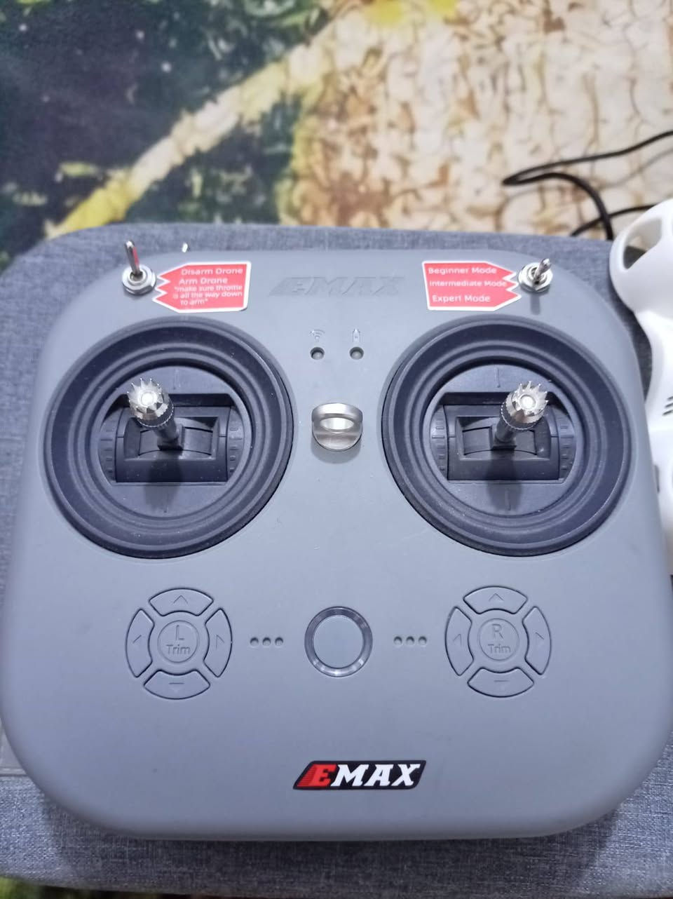 (سلام عليكم غراض مكلف ابنشرهن)
صاحب الغراض هاذ رقمه 
***********
***********
لتنويه⚠️ الجوستكات FPV يشتغلن محاكي وطيران واقعي
