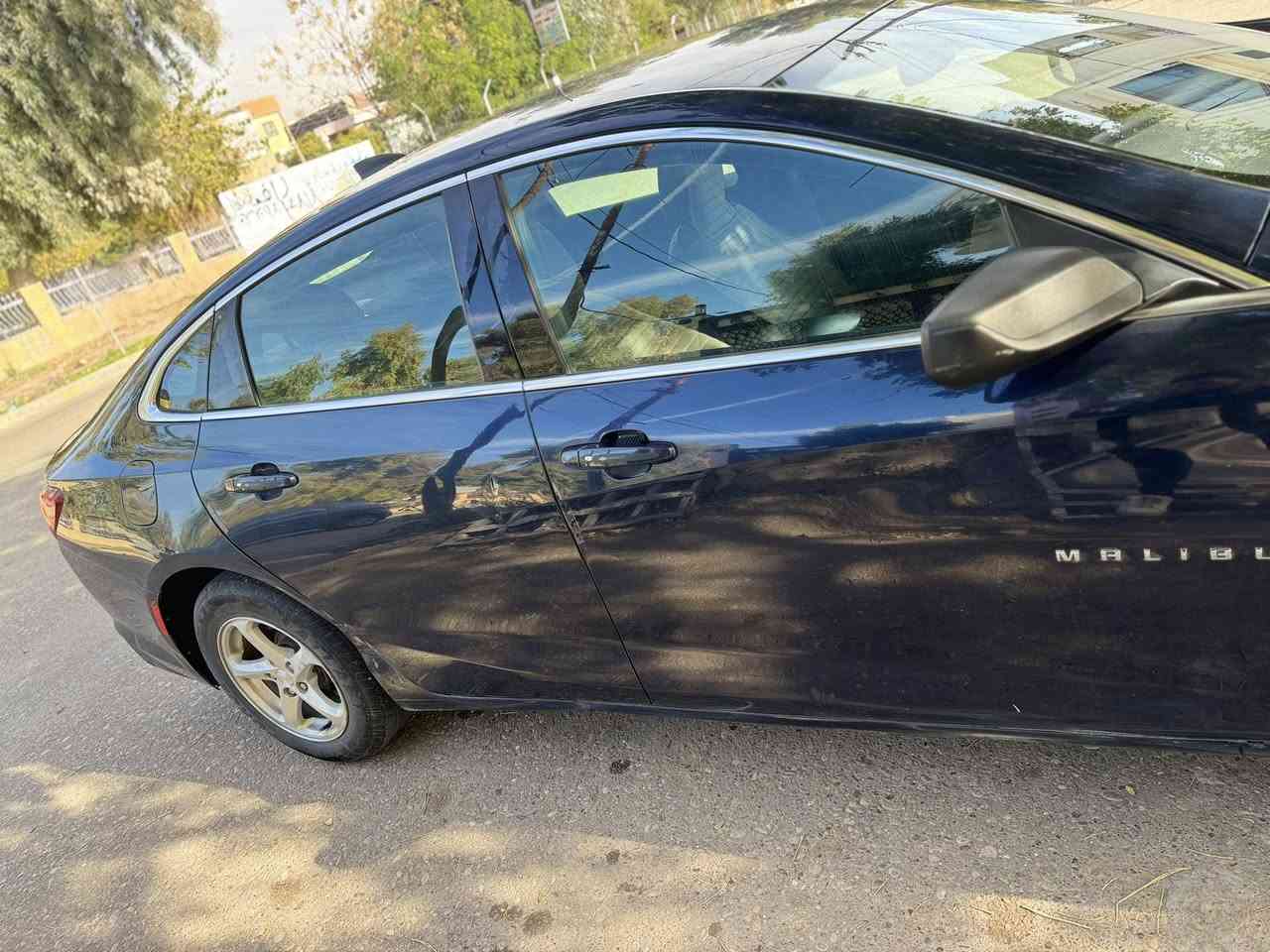 السلام عليكم
( شوفرليت ماليبو  ) LT
لون  نيلي 
موديل 2018
رقم كركوك / مشروع وطني
سنويه جديد 
بي بطاقه بانزين 
كير محرك بشرط لا صرف ولا بخار صدر امامي خلفي كله جديد
ملاحضة//السيارة بي صبغ  بونتيت ويه جاملغ فقط بدون دواخل 
السيارة مواصفات LT

مانع انزلاق
شاشة كبيرة لمس تدعم كاربلاي واندرويد اوتو
كاميرا خلفية 
طخم تايرات جديد
ما يعوزها اي مصرف
مكان السيارة :. كركوك
السعر (89$ ) وبيها مجال بصيط
رقم التلفون ***********
