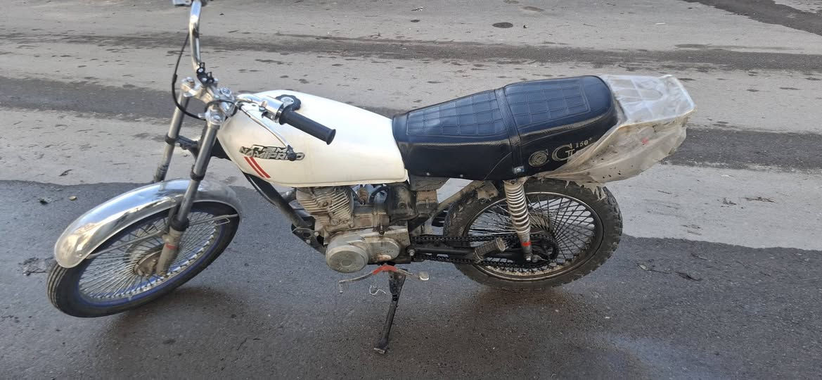 ئەم ماتۆڕی کڕاسە بۆ فرۆشتن
بە ضەمان ، ماتۆڕێکی پاکە ، مەکینە (١٢٥) 
هیچ ێشەیەکی نیە ماتۆڕێکی پاک و بێ مەسرەفە 
ناونیشان : سلێمانی 
ڕەقەم: ***********
***********
سعر ٢٥٠  هەزار و معامەلە السليمانية, العراق
