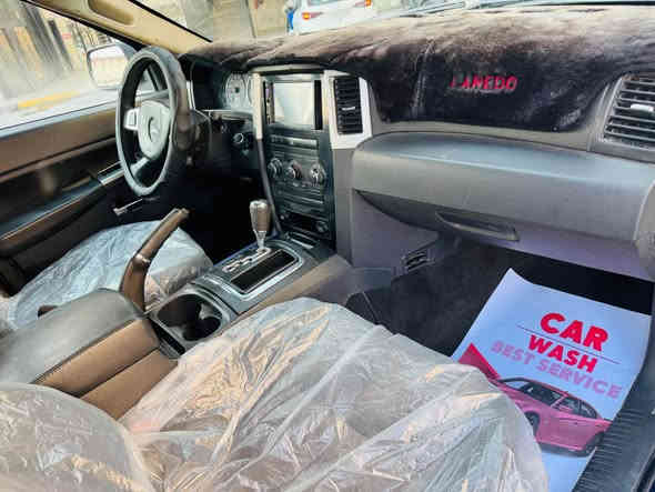 سلام عليكم 
بيع او مراوس حسب القناعه 
جيب شيروكي 
الموديل:2009
رقم  بغداد دولي باسمي تحويل مباشر 
ضرر جاملغ ايمن  
صبغ جاملغين وبنيد 
كير محرك جيد جيدا حجم 3700 V6
شاشه تحكمات كروس سرعه كشنات كهرباء 
مكاني بغداد العامريه 
السعر  85 ومجال بسيط 
*********** بغداد
