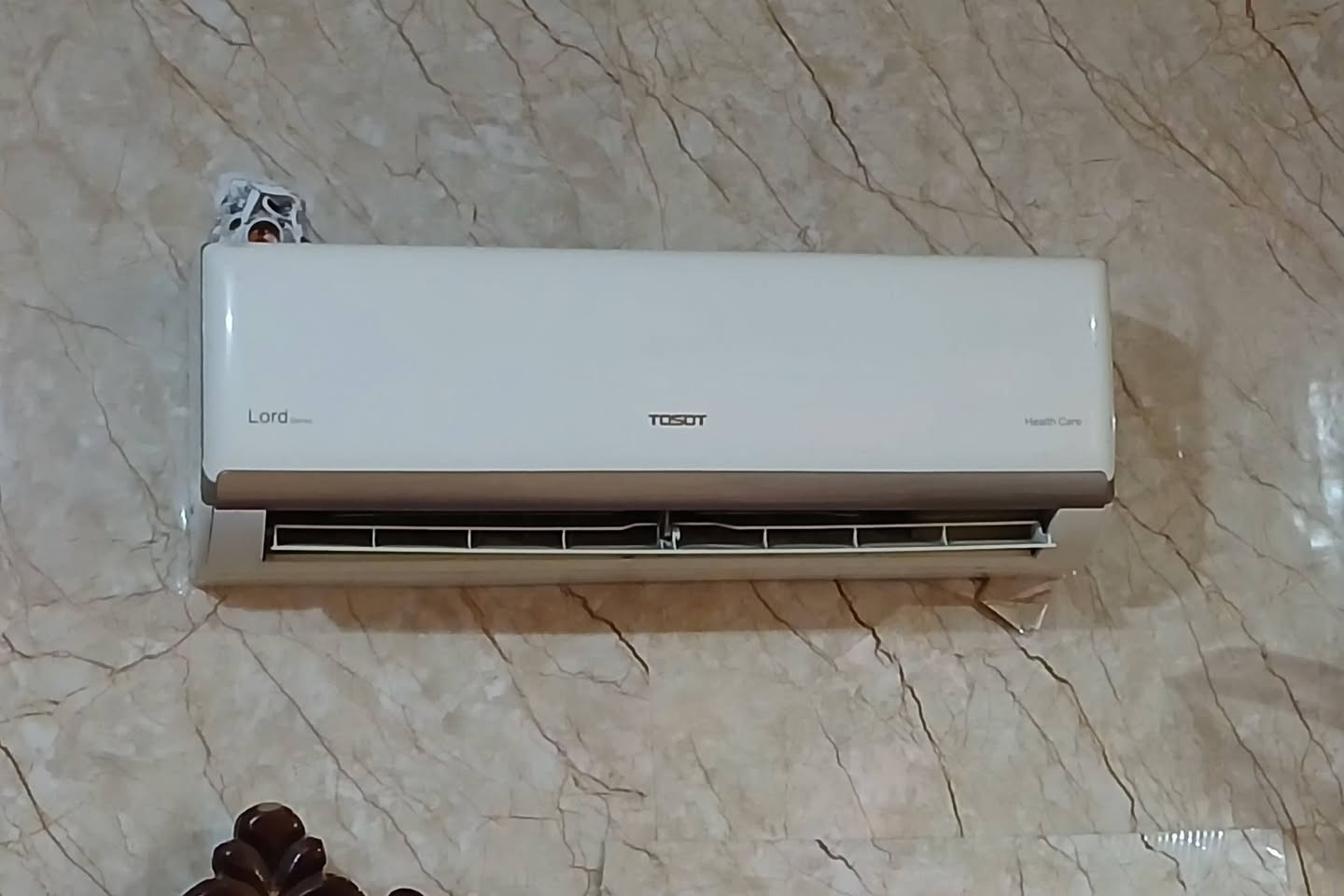 السلام عليكم للبيع سبلت توسوت واحد طن سبلت جديد عل فحص السعر ٣٥٠ ومبرده جديده سرعتين عل فحص ب٨٠ مكاني الزعفرانيه رقمي ***********
