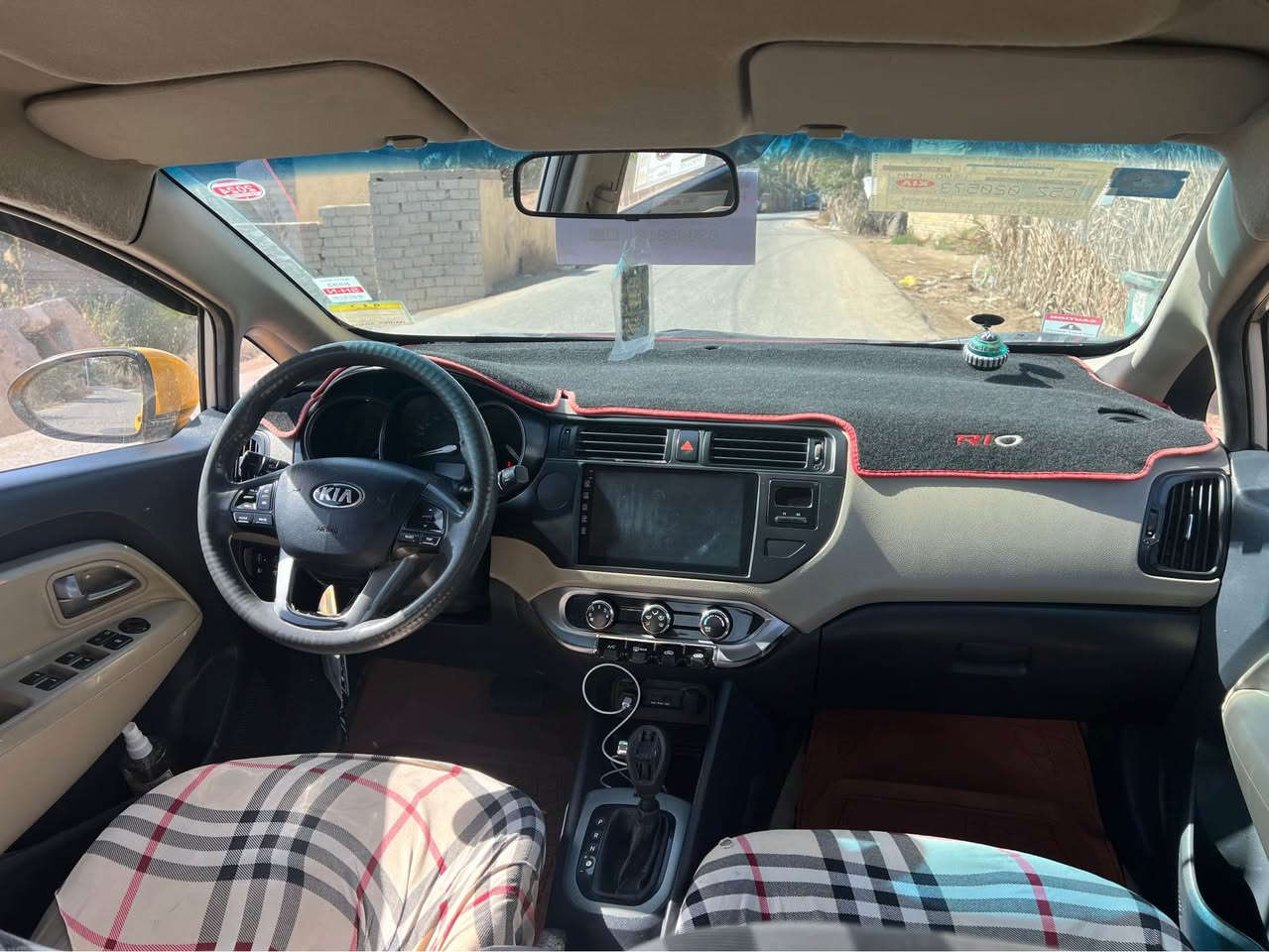 السلام عليكم كيه ريو 2013 السياره جاهز نقصه شي بصيط  بيه حادث بدعاميه  السياره مصبوغه للجماليه  مداور ثاني يوم سياره جاهزه  السعر٨٥وبيه مجال بصيط مكاني الناصريه مركز *********** ناصرية, ذي قار
