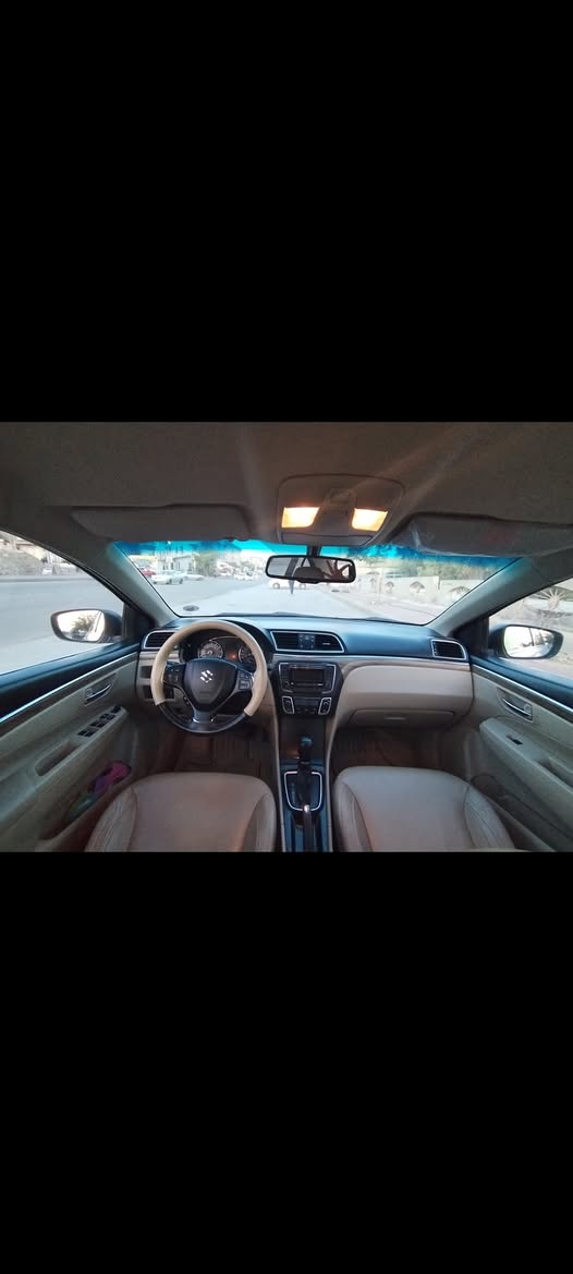 سازوكي سياز موديل 2019 
مواصفات 
بصمه
كامرا خلفيه 
حساسات خلفيه 
تحديد سرعه 
حساست تاير
مكينه و كير مكفول 
رقم سلمانية     سعر95$ و بيها مجال 
***********
