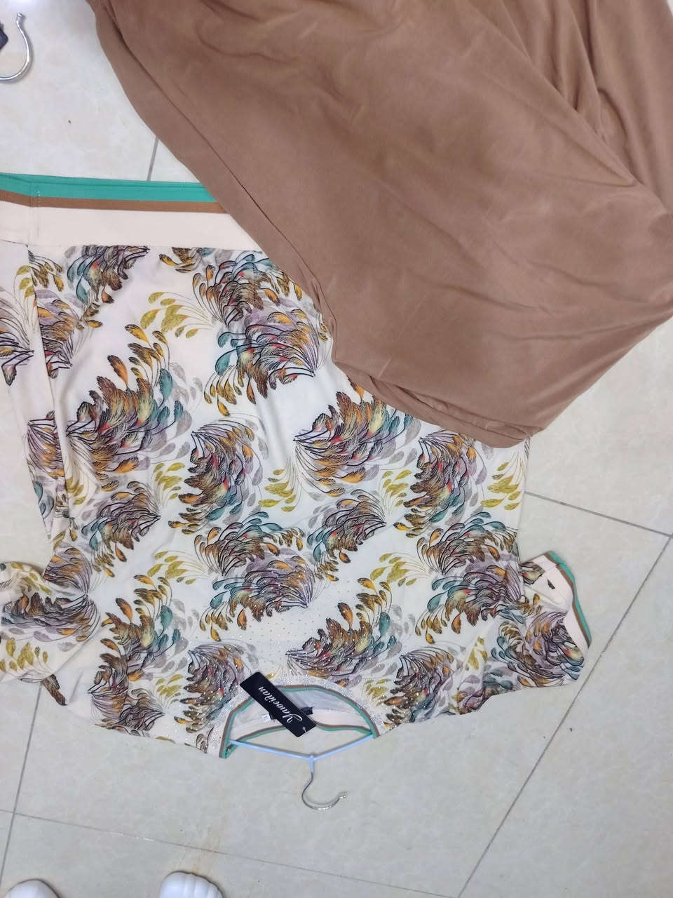 بضاعه جديده نسايه رجالي أطفال بناتي ولادي محير ولادي بناتي تشيرتات رجالي بناطير رجالي اسعار كلش مناسبه من ٥ الف لحده ١٥ الف


**إذا كنت صاحب هذا الإعلان وتريد حذفه لأي سبب، رجاءا أرسل رسالة إلى الدعم الفني**