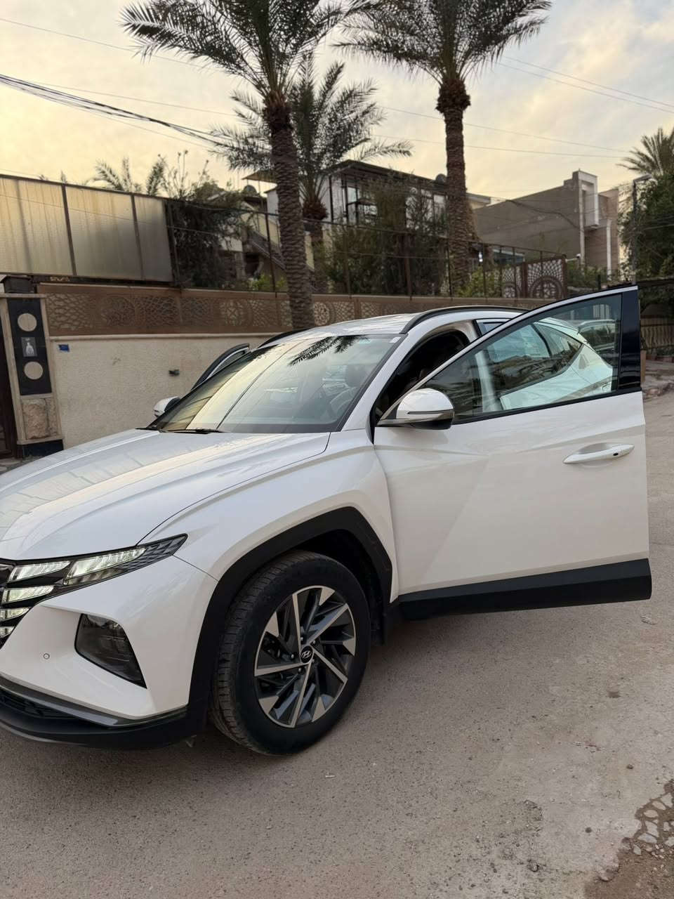 هونداي توسان موديل 2024  .
ماشية 34 الف كليو  . كفالة عامة 
بصمة تشغيل عداد دجتيل سايد بريك بصمة 
اوتو هولد حساسات كشن كهرباء مخمل شحن لاسلكي صندوق يدوي   . سعر 22.500$
 0772 902 9515
