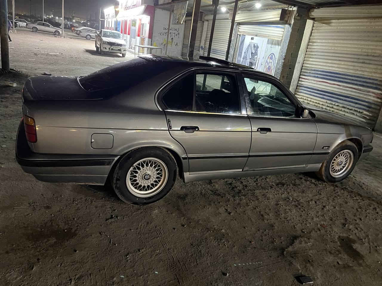 سلام عليكم بي أم لبيع 535رقم بغداد نكليزي عنوان سياره لبصره زبير سعر 63وبيه مجال ***********
