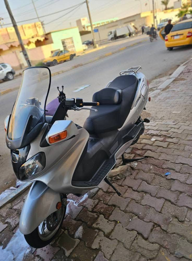 سلام عليكم دراجه سكاي ويف نص فول مكينه كير سبانه ممدود عليهن ماشيه 27الف تخم تاير دنلوب دراجه حاويه وجديده بمعنى الكلمه السعر خاص للاستفسار *********** مكاني ديوانية عفك
