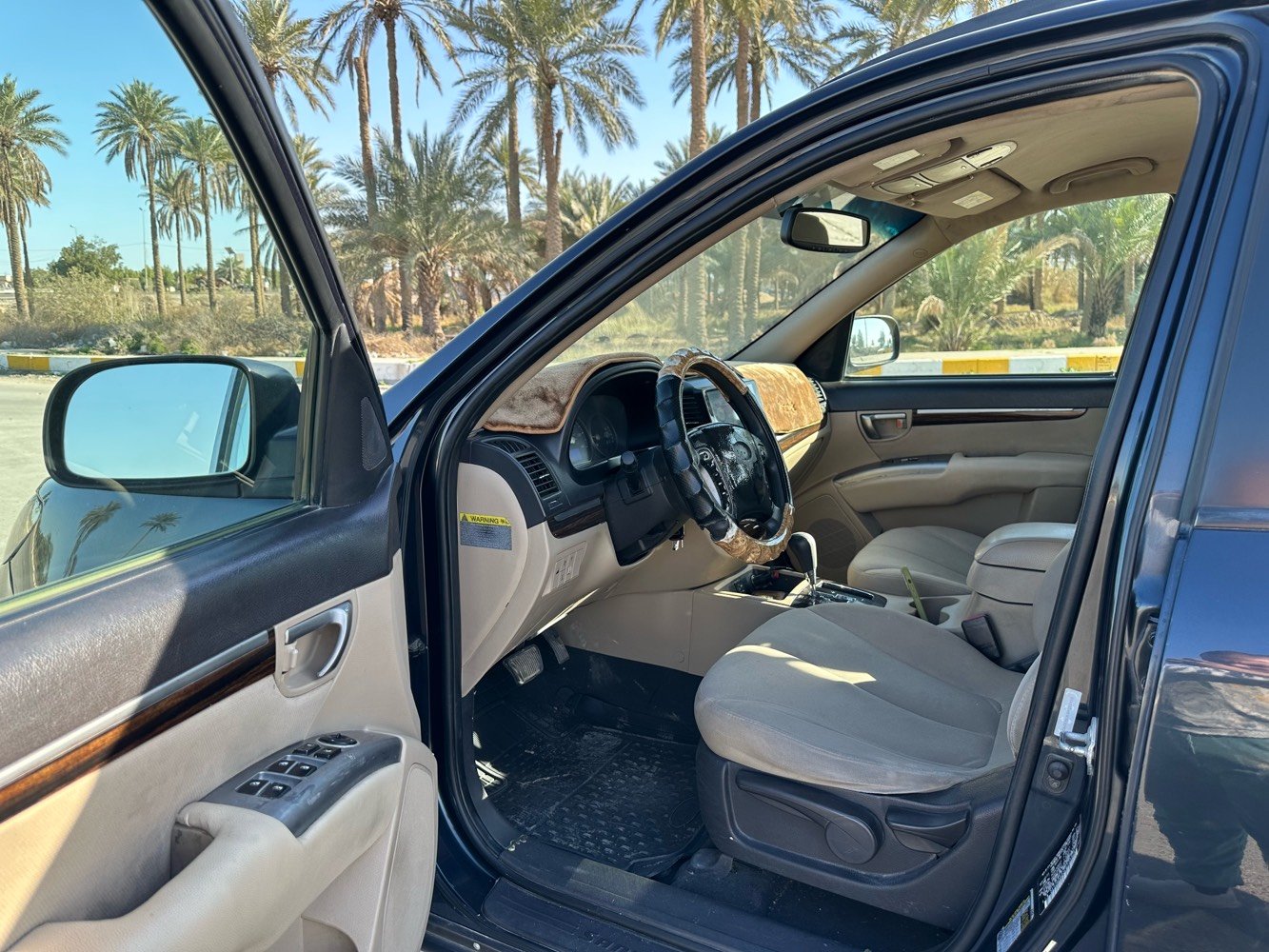 السلام عليكم سنتافي ٢٠١٢ امريكي
رقم بغداد انكليزي بسمي
تخم تاير 
باتري جديد 
تبريد ويا السويج 
داخل بيجي 
تبريد قطعتين 
السياره جديده بمعنى الكلمه 
مكينه ٢٤٠٠ 
لون حبري 
حداديه جديده شرط الفحص 
السياره بيها صبغ ربعين الباب 
وحادث امريكا بنيد وجاملغ 
سنويه جديده 
هزه جديد 
عنوني بابل الحله 
رقمي ***********
السعر ١٢٥ وبيها مجال
شنو موديل السيارة وسنة الصنع؟: 
٢٠١٢