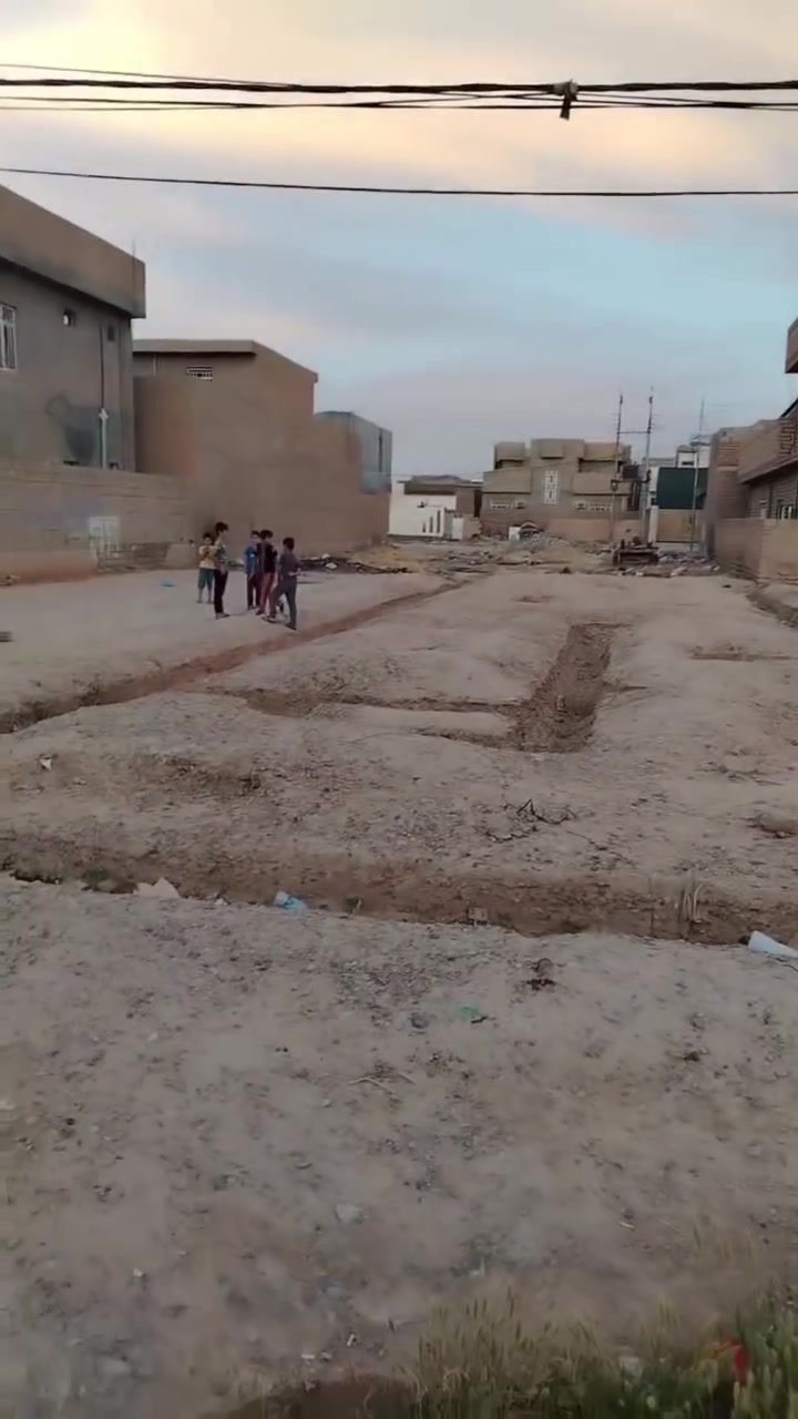 قطعة أرض حي المثنى خلف الخضراء
خلف معرض الدراجات
المساحة ٢٠٦ متر
عرض الواجهة ٨ وربع
النزال ٢٥ متر
عرض الشارع ١٢ متر
السعر مناسب جدا جدا جدا
للاستفسار أكثر عل خاص او الاتصال *********** موجود وتساب
