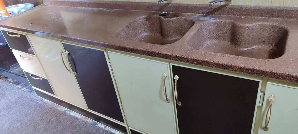 غراض للبيع والعنده حاجه اعرضها يدزهه خاص
كاونتر مرمر طبيعي والمقطع تركي المنيوم القياس3متار ارضي ومعلق 3السعر 550
وتخم تزكام عراقي تصميم تركي 7مقعد السعر 180
لاستفسار ***********
