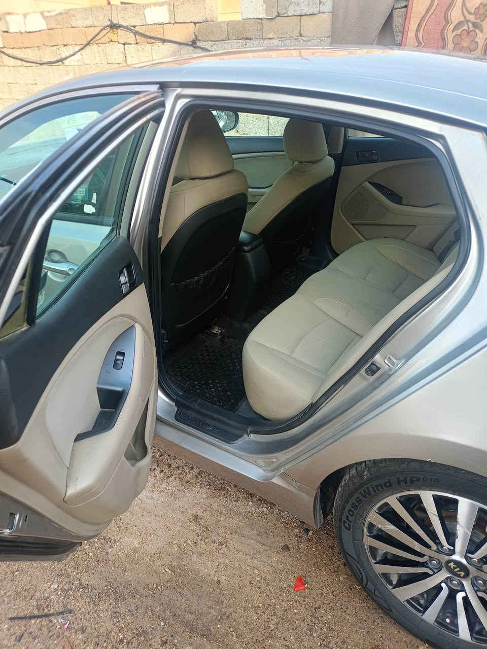 السلام عليكم كيا اوبتيما البيع وارد امريكي      موديل 2012ماشيه140كيرمحرك خير من الله باتري جديد كهربائية كلها شغاله رقم بغداد بسمي العنوان بغداد بوب الشام السعر 105بيهامجال رقم الهاتف ***********
