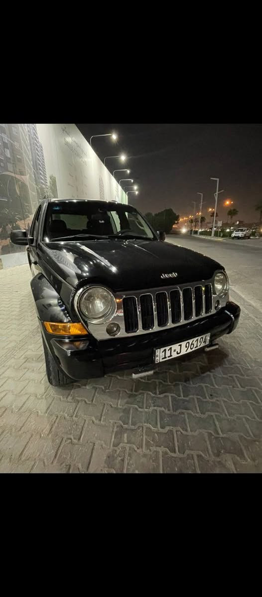 السلام عليكم للبيع جيب ليبرتي موديل 2007سياره جديده وجاهزه مابيهه نقص بيهه صبغ بنيد بسبب الجراد فقط ولباقي كله بلاد بيهه منضومه غاز ادامه كامله مسويلهه تخم تاير جديد سياره كلهه علبلاد رقم بغداد الدولي الجديد بسمي مكان السياره بغداد الحريه او غزاليه رقم الهاتف *********** السعر 77
