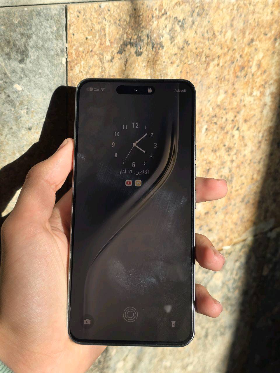 ‏- Tecno Camon 40 Premier 5G للبيع ⚠️
‏​الجهاز بحالة الوكالة، استخدام حشمة جداً وكأنه هسة مفتوح من الكرتونة.
‏​النظافة الجهاز كلش نضيف فقط بي رصعه صغيرونه كلش ماتبين ولا مأثره 
‏​الضمان: ضمان شركة (NAZO) العراقي لمدة 13 شهر (وبعده بل ضمان) .
‏​المميزات: يدعم الذكاء الاصطناعي Tecno AI، شاشة 1.5K AMOLED خرافية، ومقاومة ماء وغبار IP68/IP69.
‏​الملحقات: كرتونة كاملة + الشاحن الأصلي + 2 كفرات فاخرة (واحد جلد أسود ملكي وواحد رصاصي أصلي) مثل ما موضح بالصور.
‏​الأداء: يدعم 120 فريم بالسلاسة الفائقة.
‏​💰 السعر: 365 قفل رجاء  
‏📍 المكان: بغداد - الدورة - حي الجمعية.
‏📞 للتواصل: ***********
‏