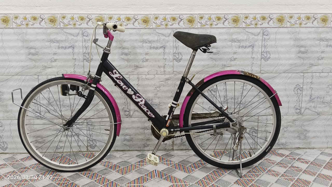 السلام عليكم ورحمة الله وبركاته  للبيع بسكلات أحجام...الاخظر 26بناتي اسود 22 رياضي ستة نمر وحساس لايت شغال.  وردي 22 كلاسيكي  ..أسود 16 بريك بالكفة الكل صناعة ياباني للإستفسار  اتصل ***********
