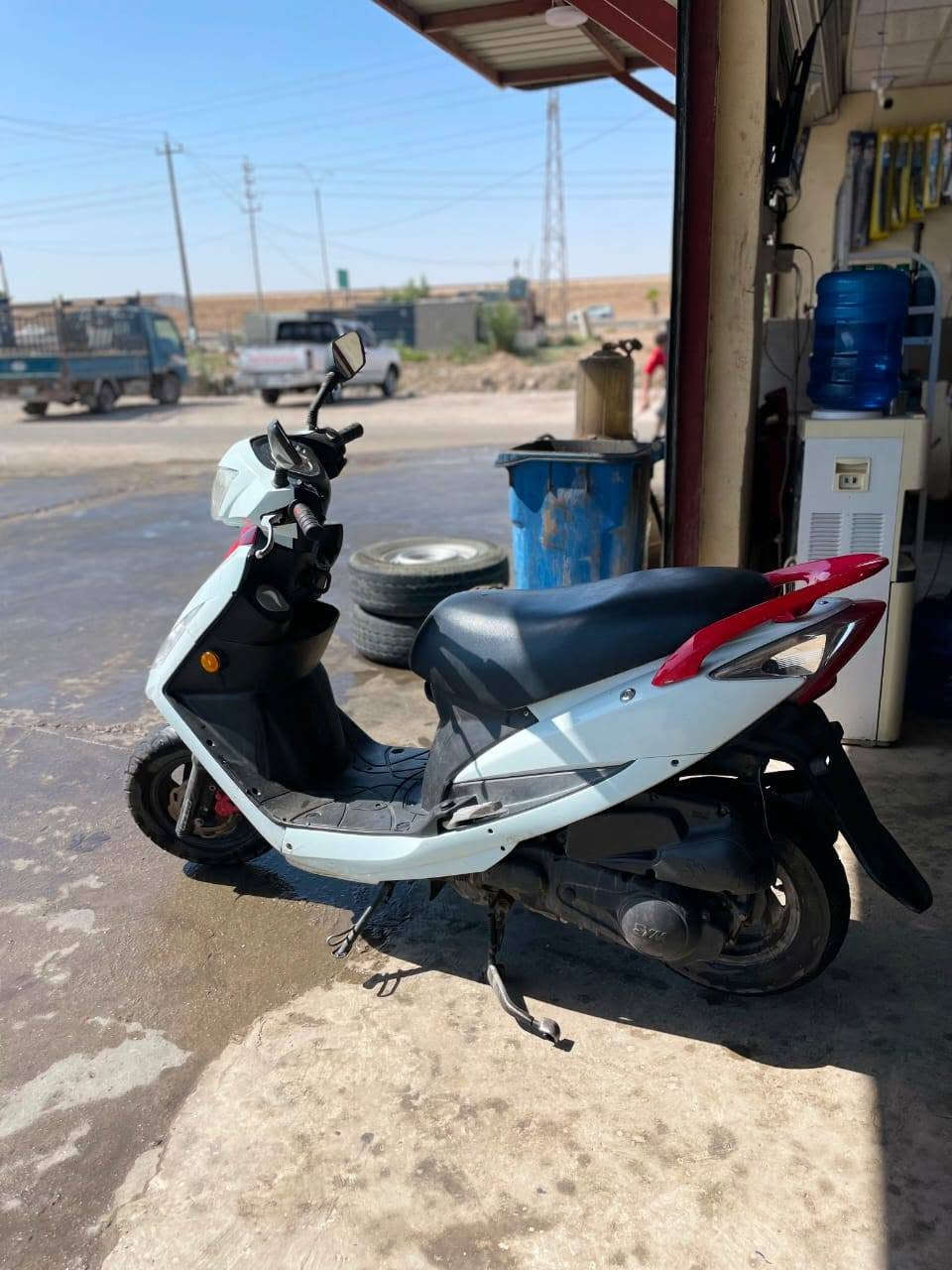 السلام عليكم موطور بانزين رص للبيع نقد
محرك مفتوح مجفت لا تنقيص ولا تبخير تجفيت فول 
ما ناقصه اي شي كفراته جدد 
السعر550بي مجال 
مكان الرمادي 
رقم الهاتف ***********
