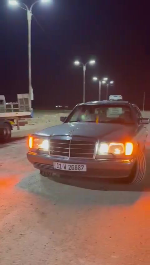 للبيع موديل 1989 مكينه وكير بلادي سياره جاهز تبريد دبل مروحه 
سلايت طكتين 
اريل كهرباء
داخل جلد 
***********
 سعر 85 وبيه مجال
