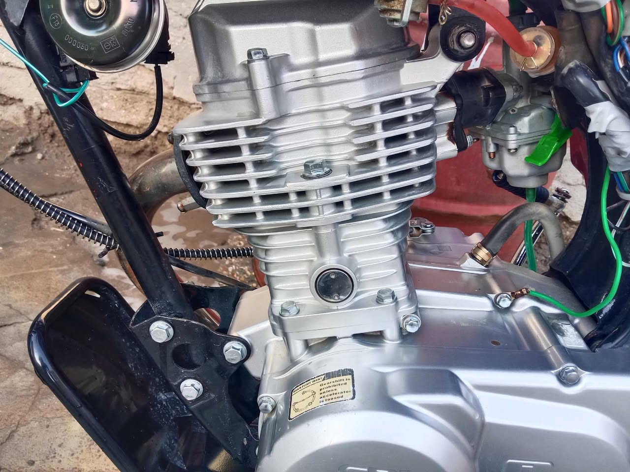 السلام عليكم دراجه تعمير محرك 25 وشاص 21 اوراق استنساخ مكاني بابل حي العسكري شارع 30 ما متواجد خاص راح اخلي رقم تلفوني ***********
