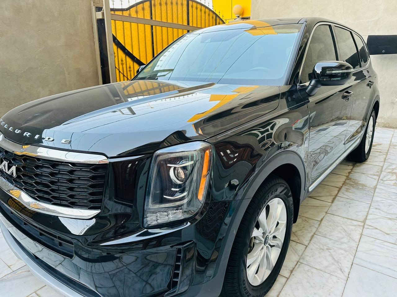 للبيع — Kia Telluride موديل 2022
• اللون: أسود
 • مرقم بغداد (جديد)
 • جديدة جداً
 • بدون حادث
 • تقرير غرق لحد الدوسة
 • واصلة من أمريكا (تعمل وتسير)
 • ضمان كامل على الأمور الكهربائية

المواصفات:
 • بصمة تشغيل + تشغيل عن بعد
 • حساسات أمامية
 • حساسات خلفية
 • إشارات بالمرايا
 • هزاز ستيرن عند الرجوع
 • تبريد ثلاثي (ثلاث مناطق)
مكان السياره بابل حله
للاستفسار:
📞 ***********
