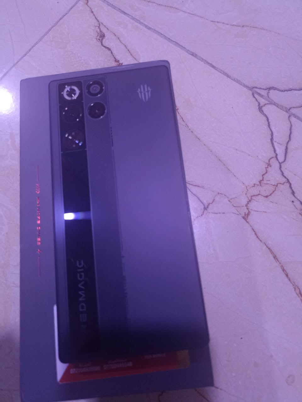 السلام عليكم جهاز ريد ماجك 11برو ذاكرته 256جهاز جديد كلش ستخدام قليل السعر 900 مكاني بصره  قبله  ***********
