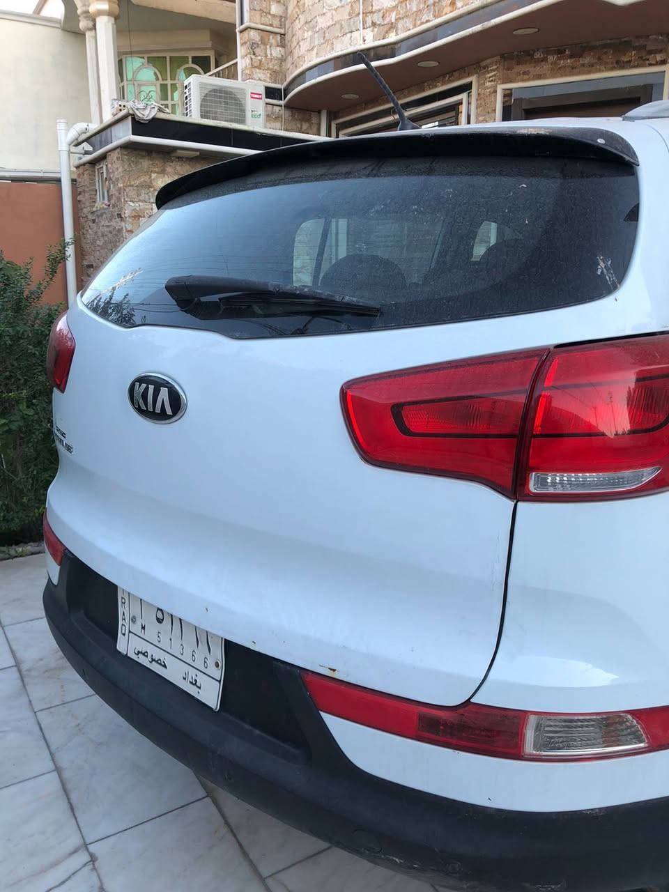 السلام عليكم اخوان. 
سبورتج خليجي 2015. 
مري شفط. 
لد نهاري. 
حساسات خلفيه. 
تحكمات ستيرن. 
تغليف كشنات جلد مال دبي. 
سياره نظيفه بيها ملاحظات وبارد موضح بالصور وسونر موجود مكفوله من الحادث.  
ماشيه 69الف كيلو متر
السعر 165 وبيها مجال بسيط. 
للاستفسار عالارقام   
***********
***********
عنوانها بغداد الحريه. قرب مجمع تجيان.
