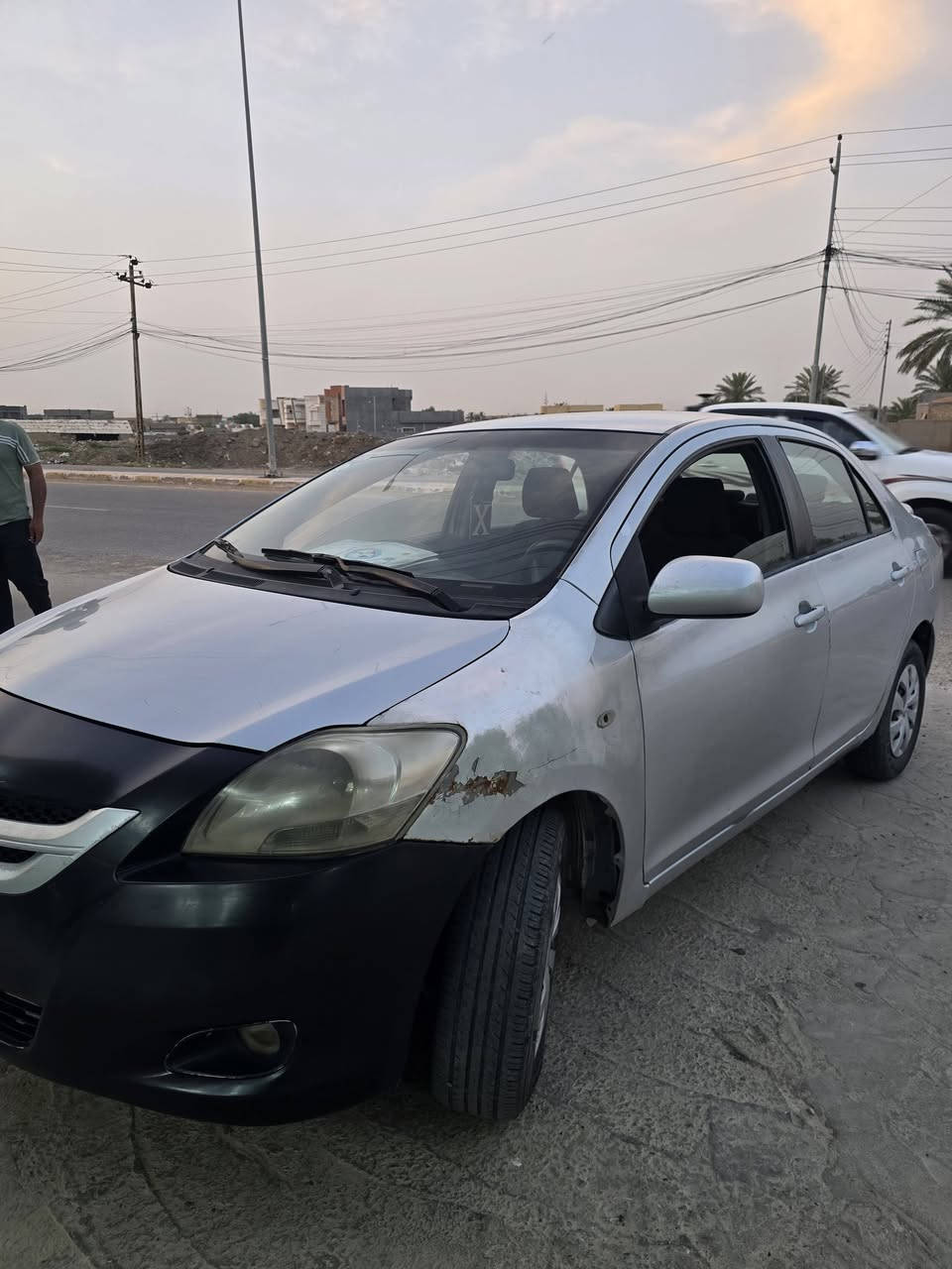تويوتا يارس ٢٠٠٧ امريكي ٣ قطع صبغ محرك جديد كير مكفول تحويل مباشر كير اوتوماتيك.. مكانها الرمادي... السعر ٥٨ ورقه بيها مجال..للاستفسار ***********
